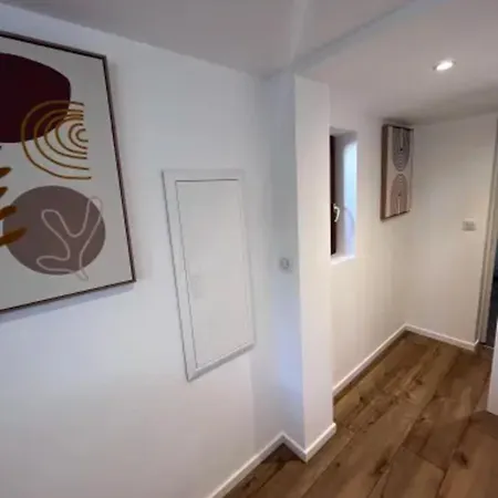 Soh Rent Terrasse -tv Apartment