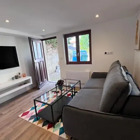 Soh Rent Proche Strasbourg Terrasse -tv